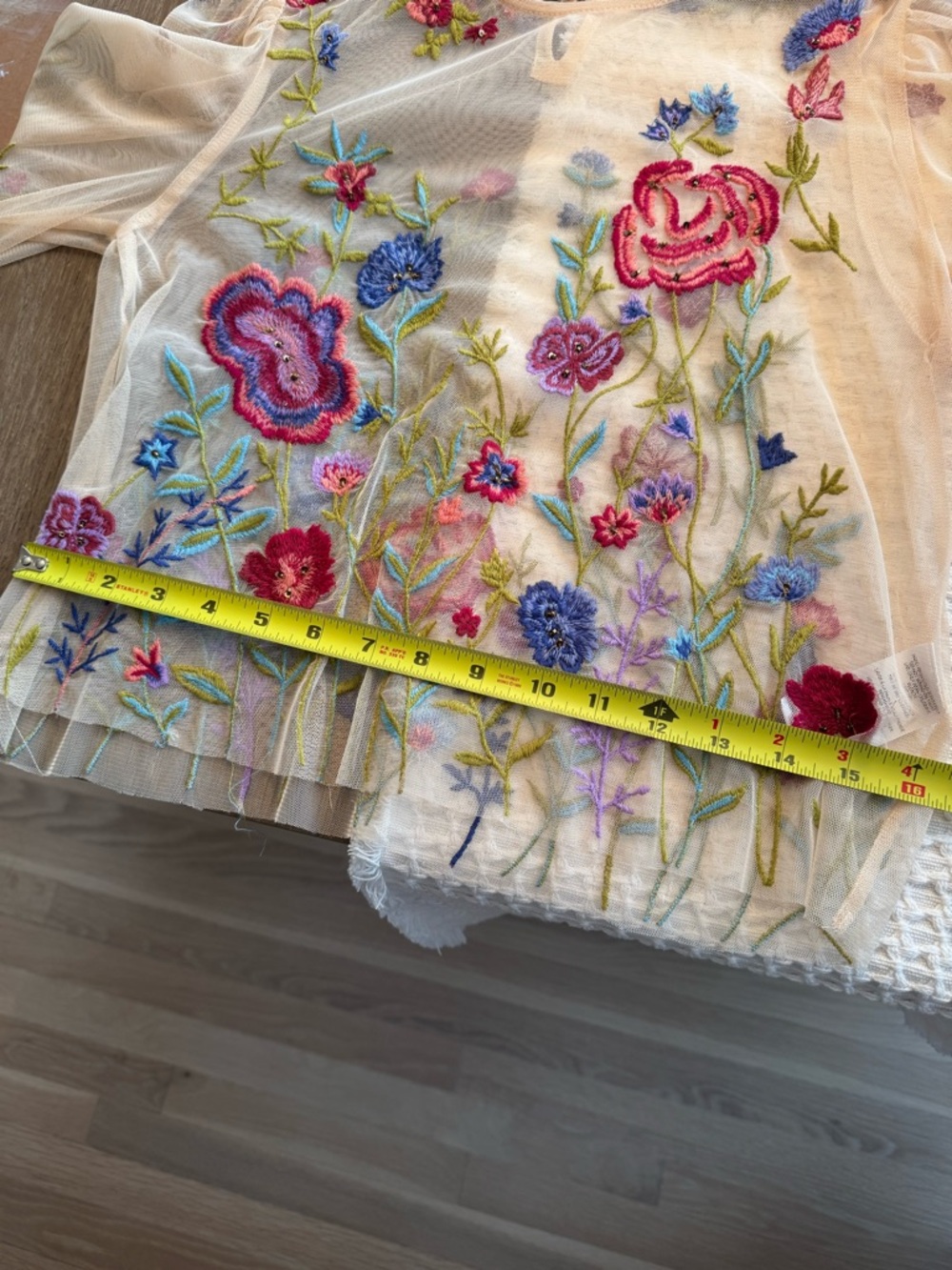 BY ANTHROPOLOGIE LONG-SLEEVE APPLIQUÉ MESH TOP - Picture 15 of 16